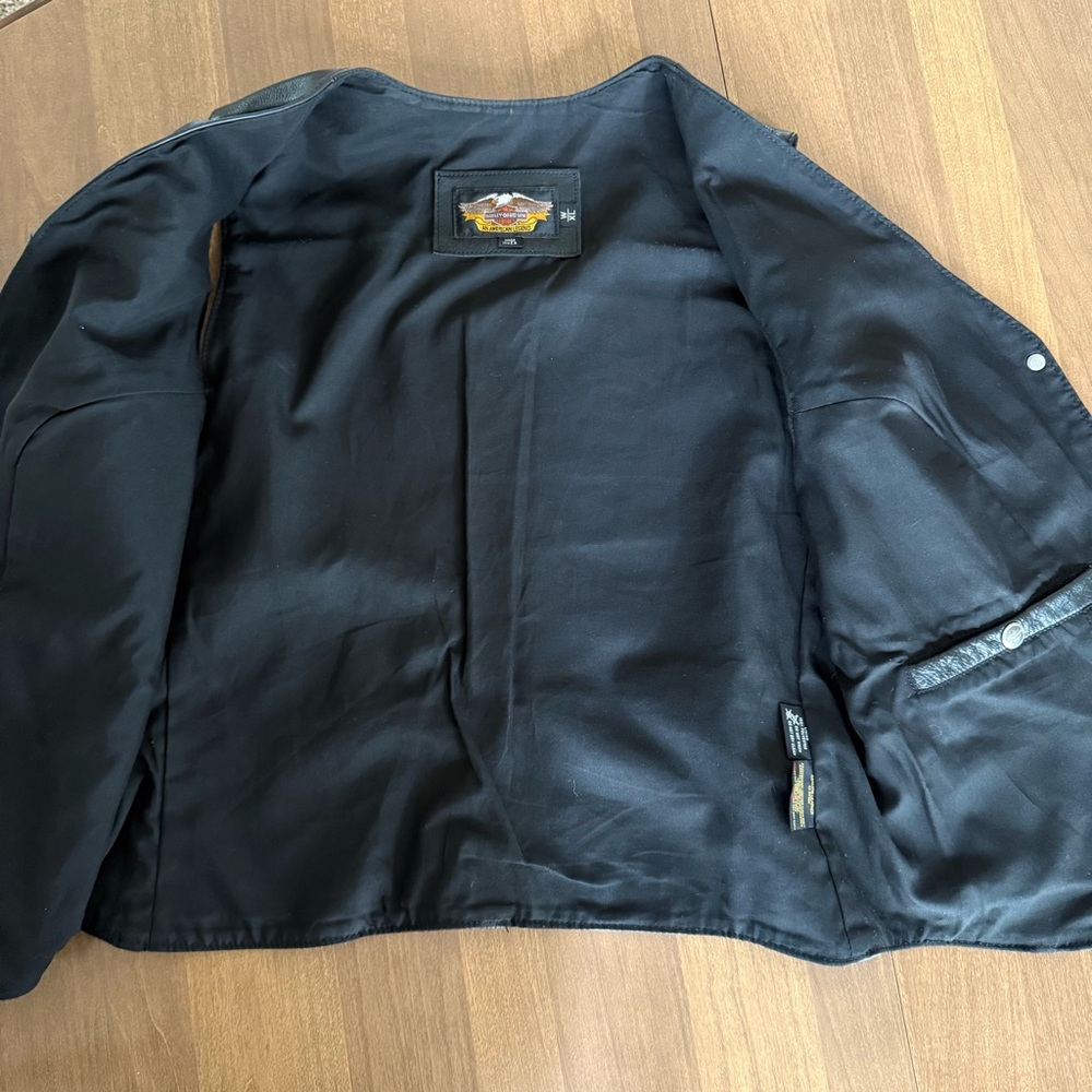 Classic Black Leather Vest - Women's Button Front - Picture 4 of 11